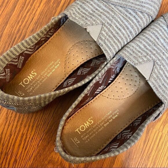 Toms *Retired* Movember Gray Striped Mustache Shoe - Picture 5 of 6